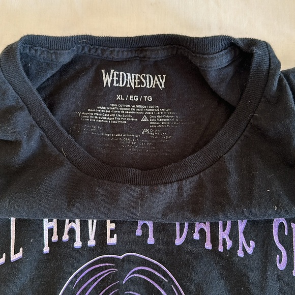 WEDNESDAY MEN’S WEDNESDAY WE ALL HAVE A DARK SIDE T-SHIRT SZ XL - Picture 4 of 7